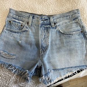 LEVI’S DEMIN SHORTS
